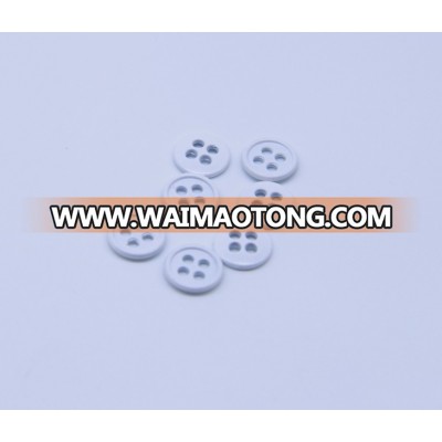 Spray white color four holes metal zinc alloy button for T shirt